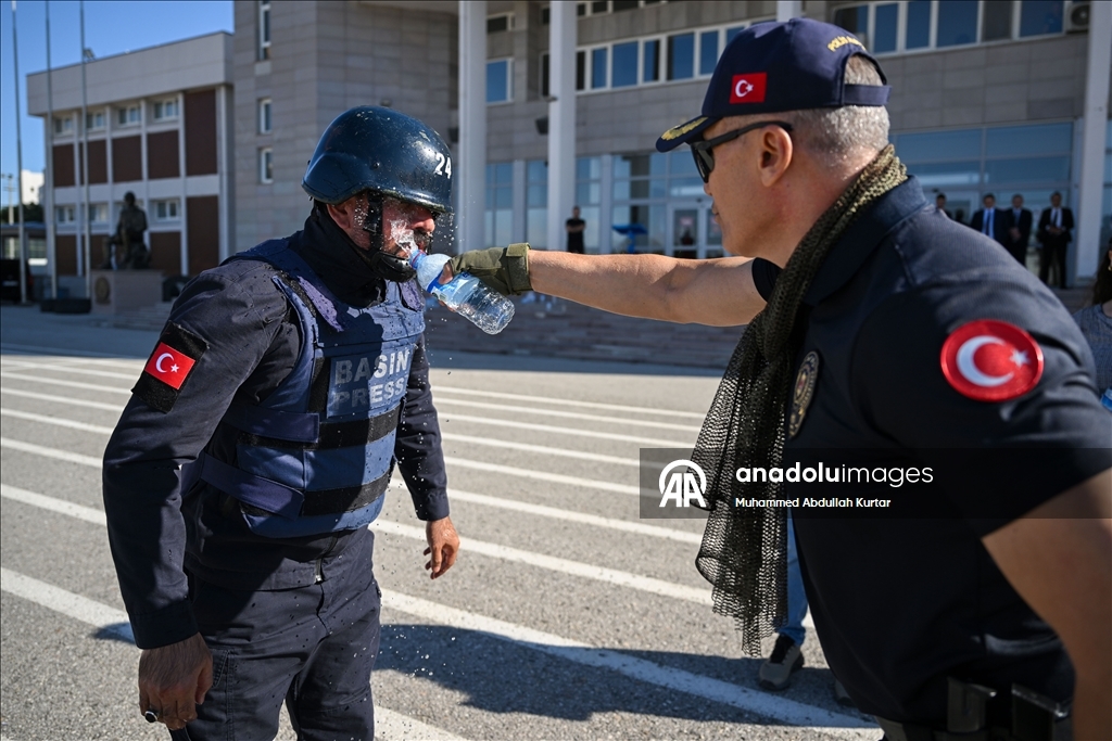 Участников тренингов по военной журналистке «Анадолу» подготовили к работе в зоне боевых действий и чрезвычайных ситуаций