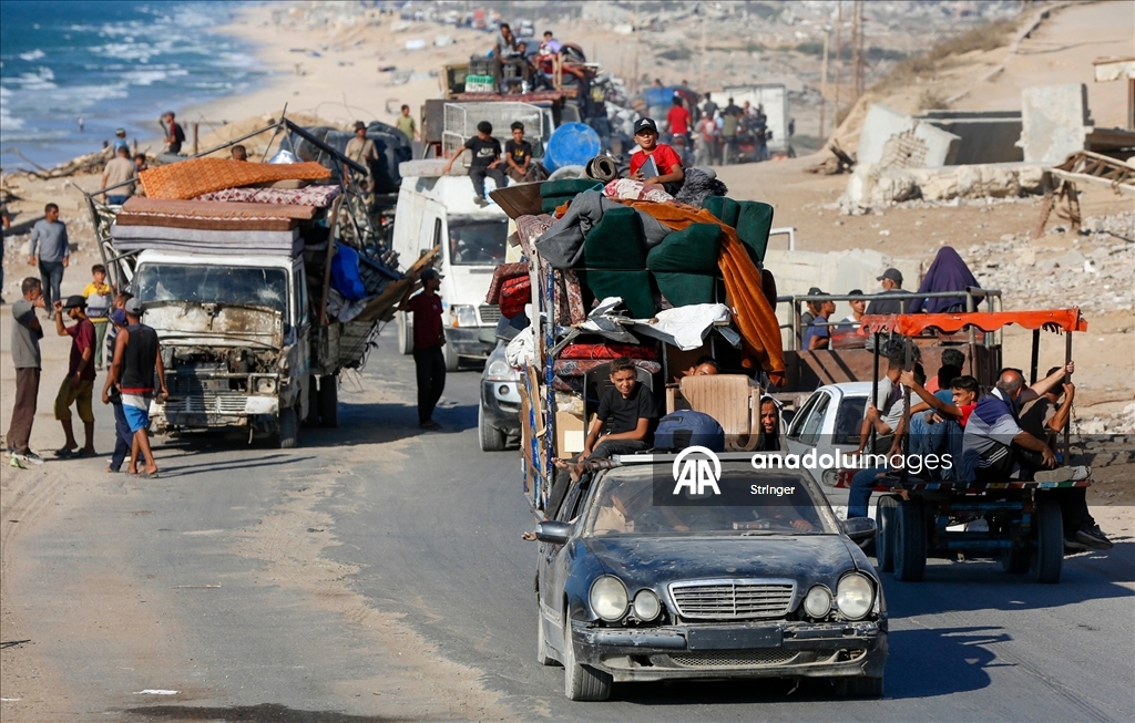 İsrail'in saldırılarından kaçan Filistinlilerin kuzeyden güneye göçü devam ediyor