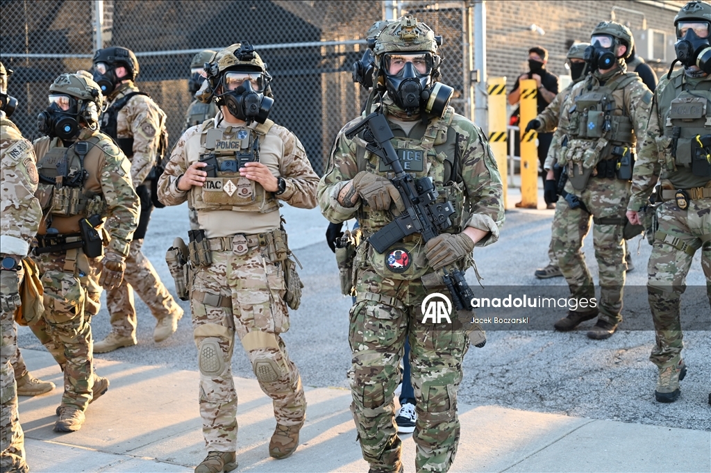 США: протест у штаб-квартиры Иммиграционной и таможенной полиции США в Бродвью