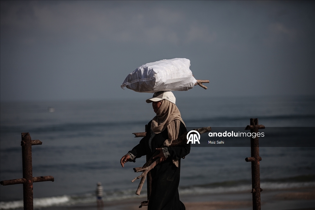 İsrail’in saldırıları nedeniyle Gazze’de zorunlu göç sürüyor