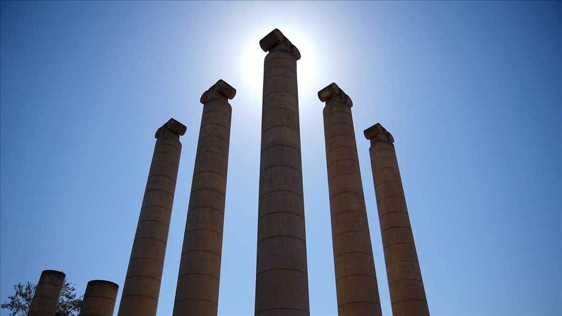 İzmir'deki 5 bin yıllık Smyrna Höyüğü'nde arkeolojik kazılar sürüyor