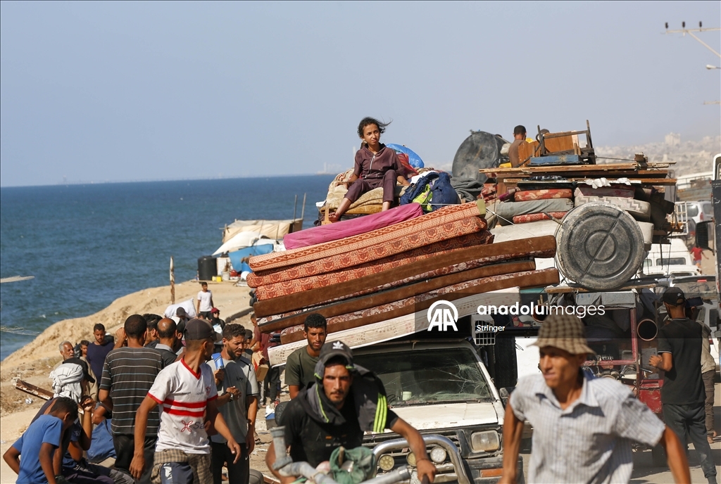 İsrail’in saldırıları nedeniyle Gazze’de zorunlu göç sürüyor