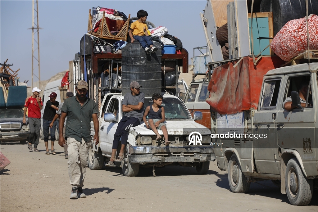 İsrail’in saldırıları nedeniyle Gazze’de zorunlu göç sürüyor