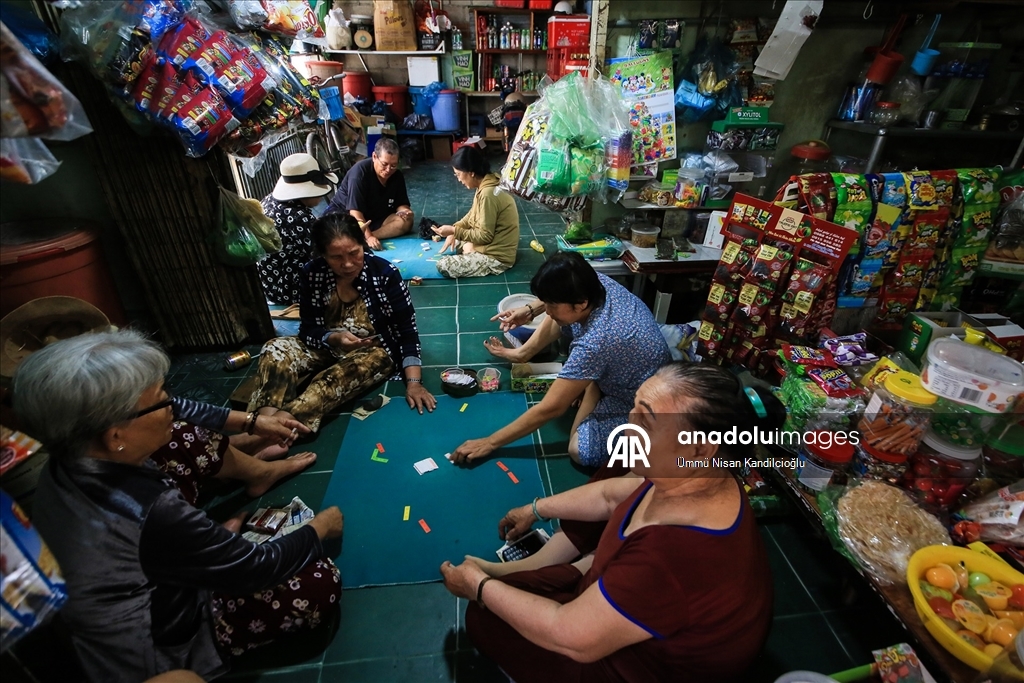 Vietnam’ın Khanh Hai kasabasındaki balıkçı köyünde bölgenin en büyük deniz ürünleri pazarı kuruluyor