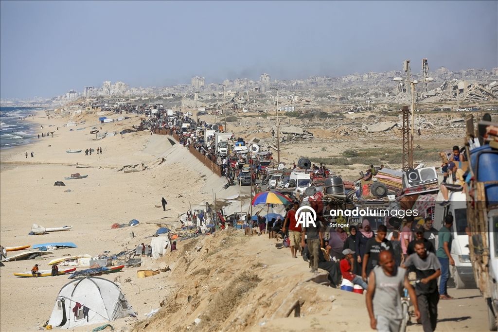 İsrail’in saldırıları nedeniyle Gazze’de zorunlu göç sürüyor