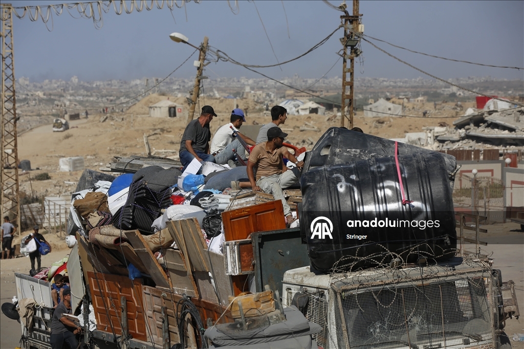 İsrail’in saldırıları nedeniyle Gazze’de zorunlu göç sürüyor