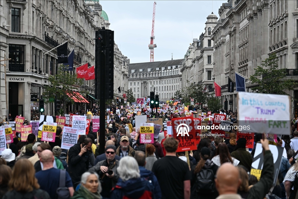 Binlerce Gösterici Londra’da Trump’ı Protesto Etti