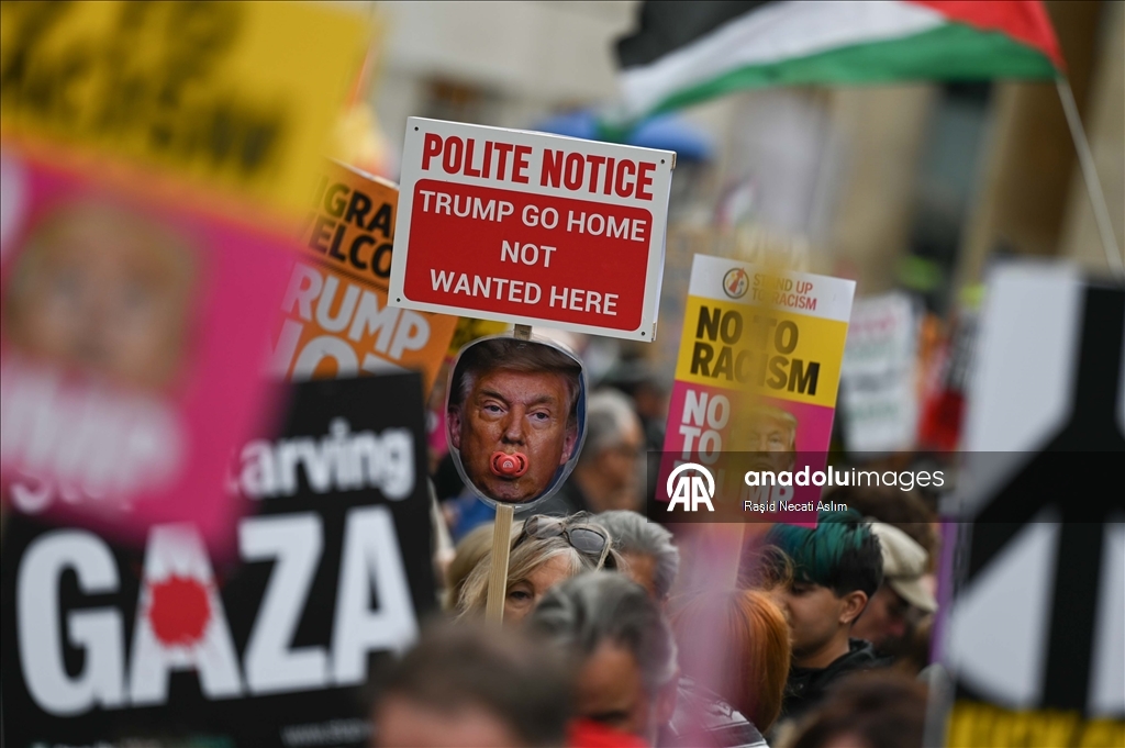 Binlerce Gösterici Londra’da Trump’ı Protesto Etti