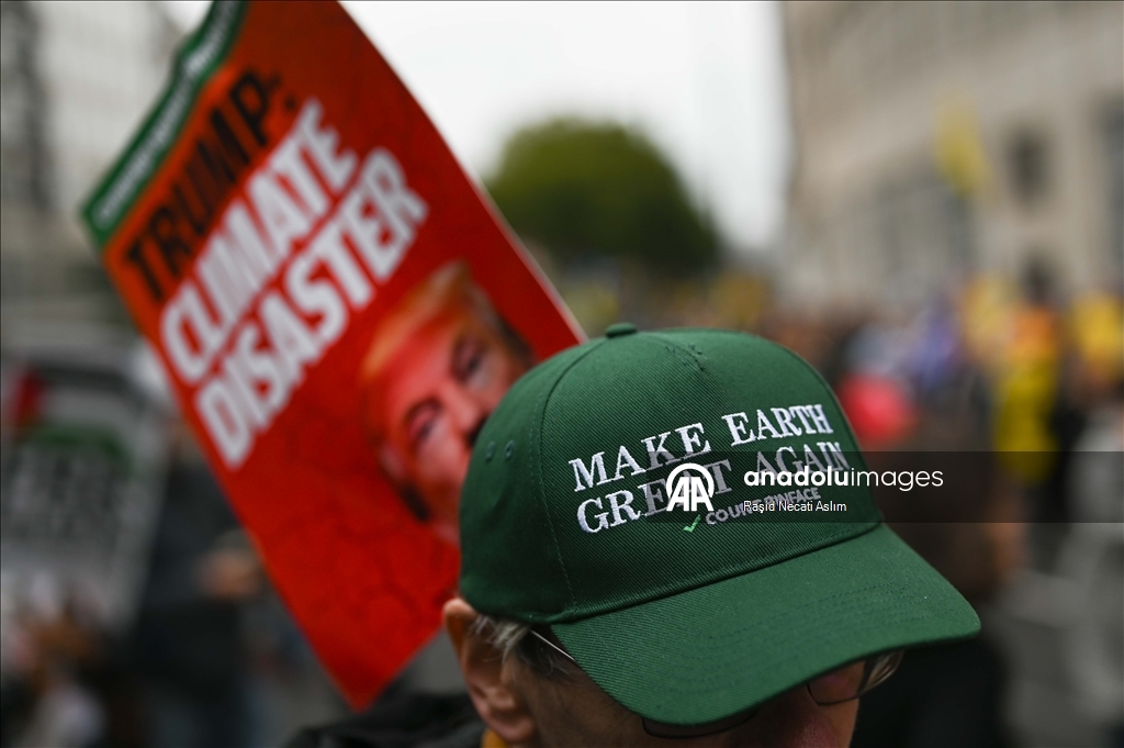 Binlerce Gösterici Londra’da Trump’ı Protesto Etti