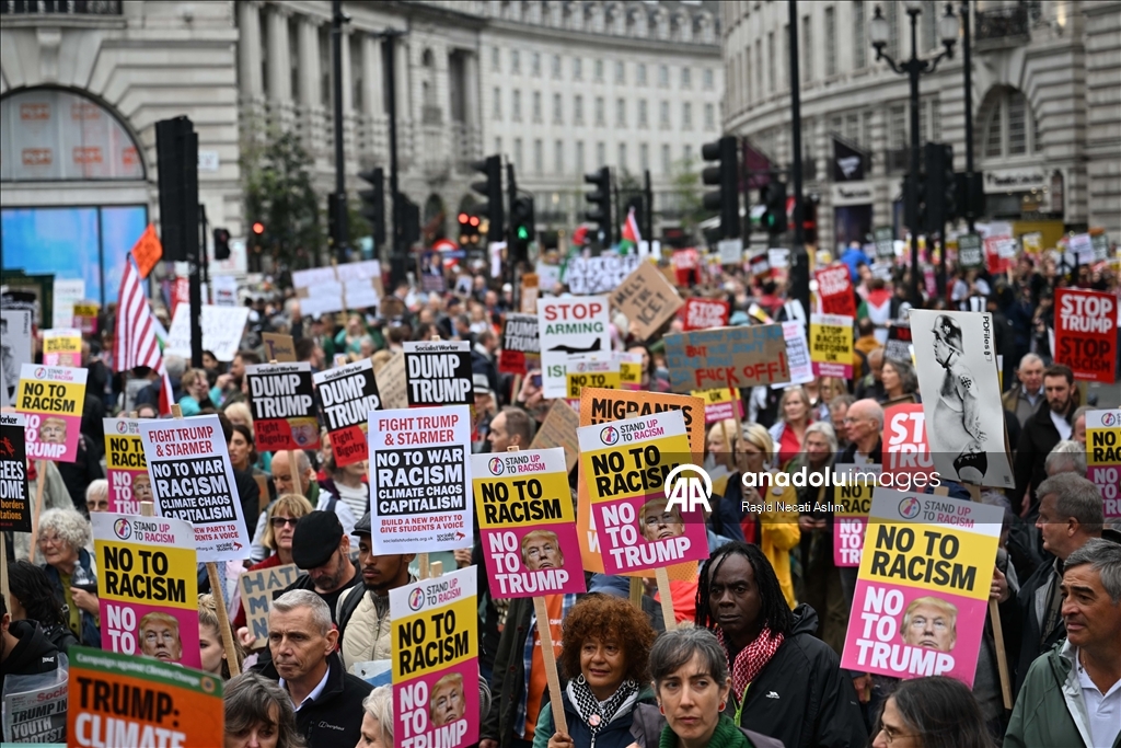 Binlerce Gösterici Londra’da Trump’ı Protesto Etti