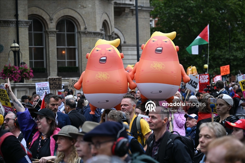 Binlerce Gösterici Londra’da Trump’ı Protesto Etti