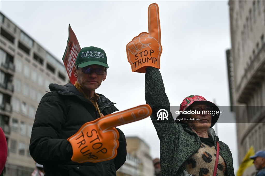 Binlerce Gösterici Londra’da Trump’ı Protesto Etti