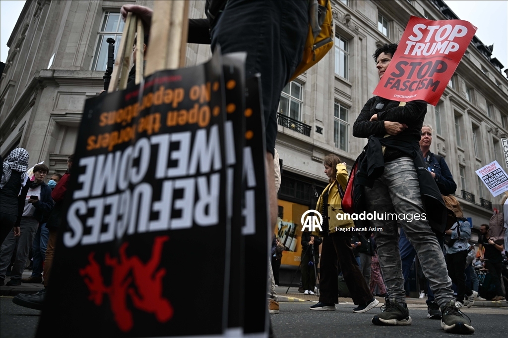 Binlerce Gösterici Londra’da Trump’ı Protesto Etti
