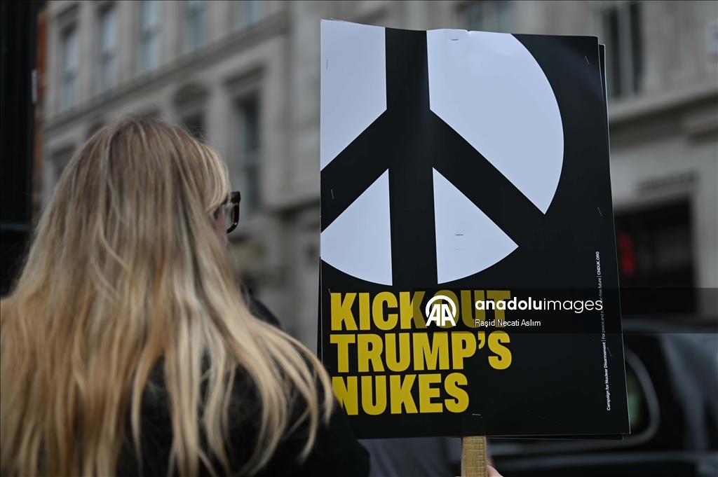 Binlerce Gösterici Londra’da Trump’ı Protesto Etti