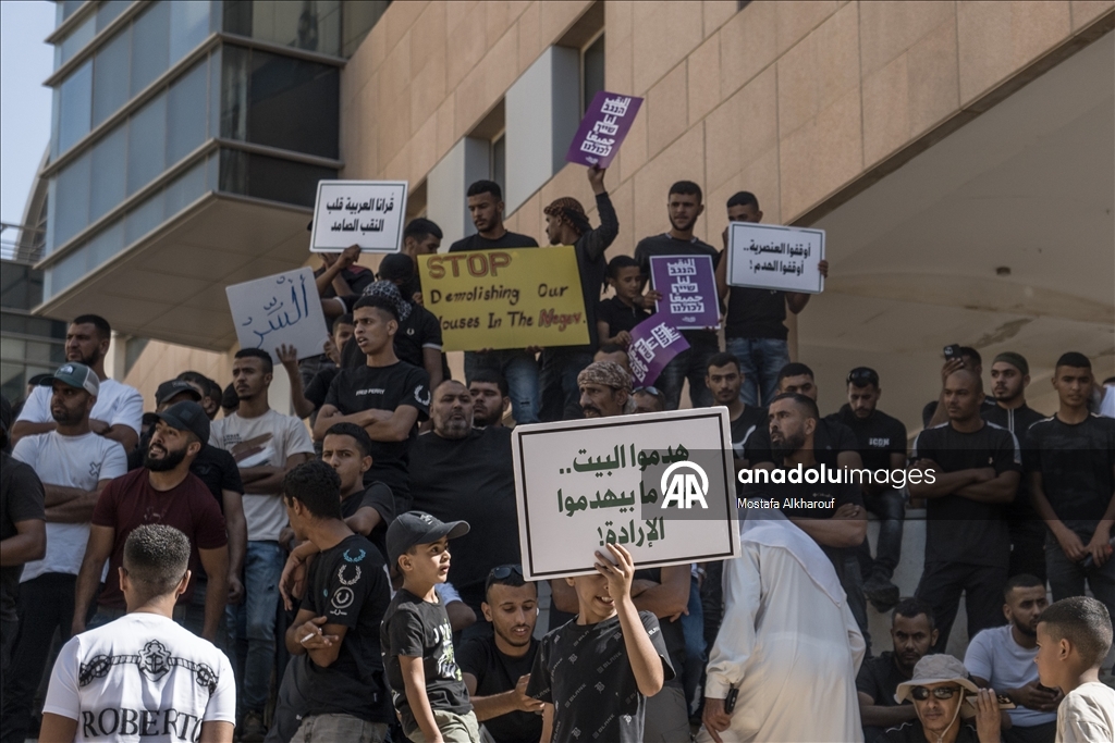 فلسطينيون يتظاهرون ضد سياسة إسرائيل بهدم منازلهم في النقب