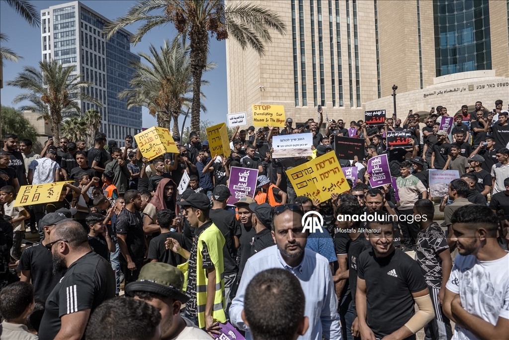 فلسطينيون يتظاهرون ضد سياسة إسرائيل بهدم منازلهم في النقب
