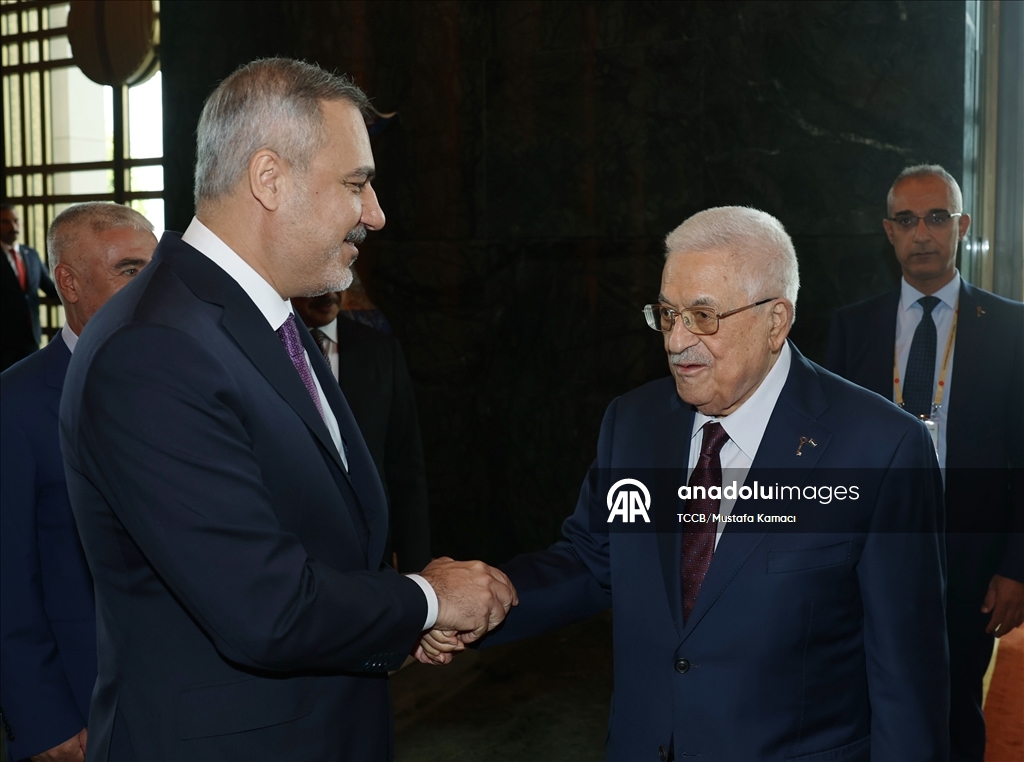 Cumhurbaşkanı Erdoğan, Filistin Devlet Başkanı Abbas ile görüştü