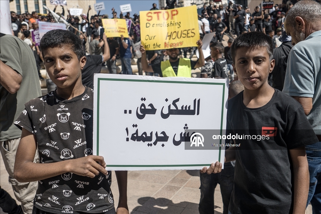 فلسطينيون يتظاهرون ضد سياسة إسرائيل بهدم منازلهم في النقب