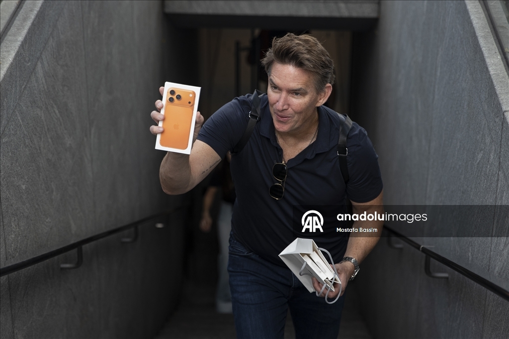 IPhone 17, New York'ta satışa sunuldu