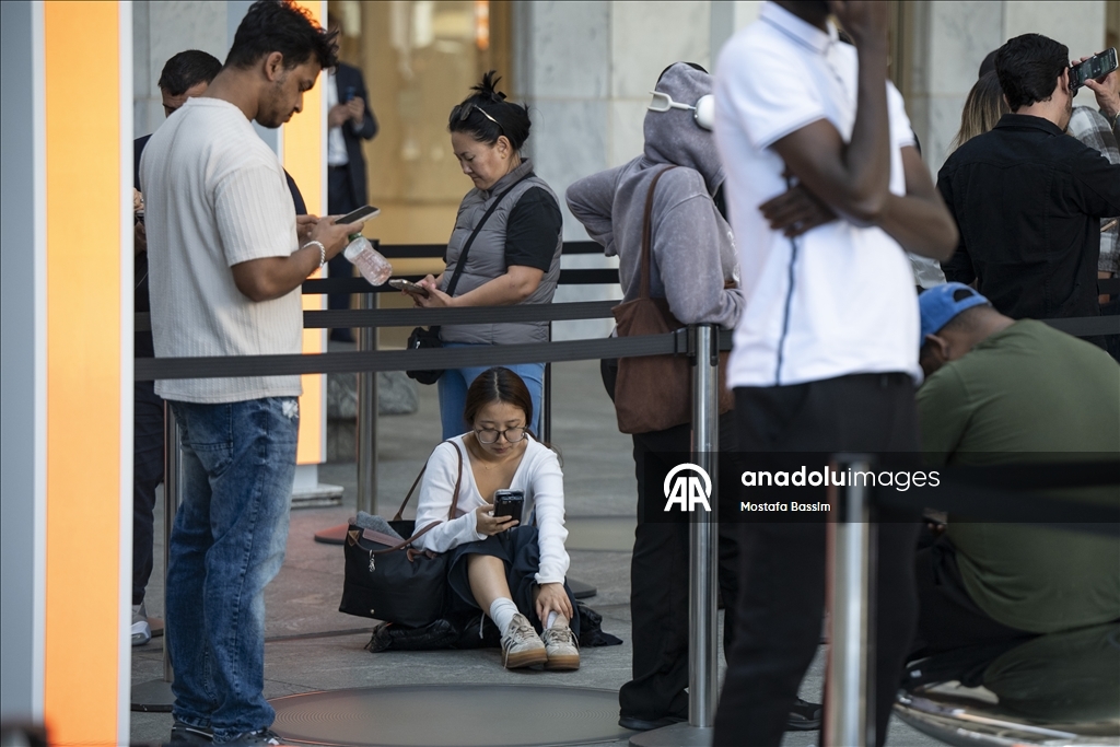 IPhone 17, New York'ta satışa sunuldu
