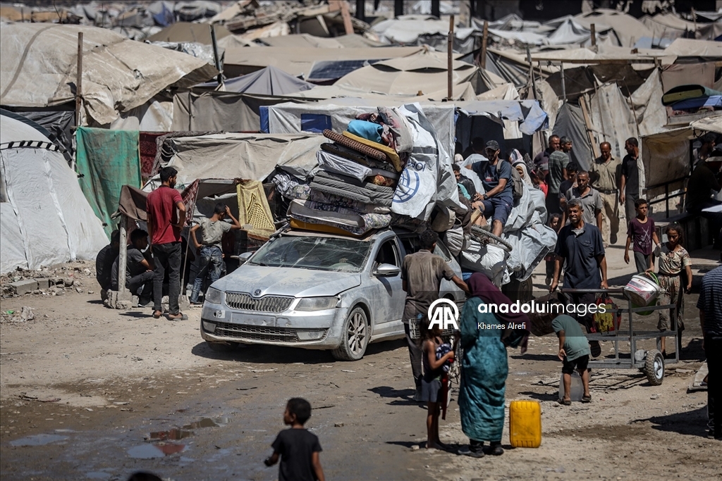 İsrail'in kara saldırıları nedeniyle Gazze kentindeki Filistinlilerin zorunlu göçü sürüyor