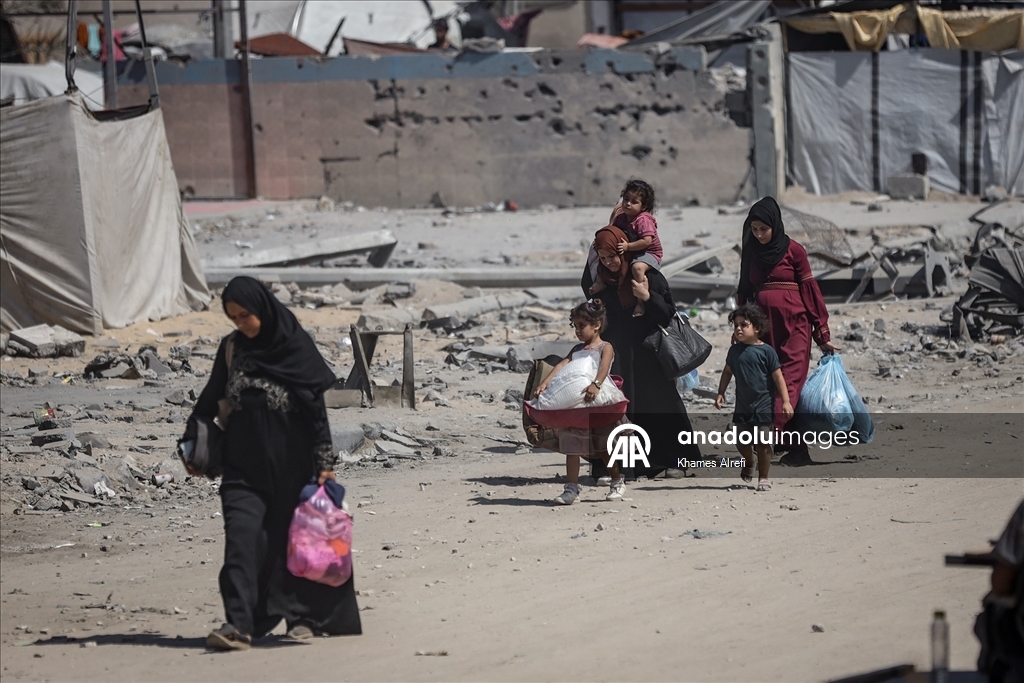İsrail'in kara saldırıları nedeniyle Gazze kentindeki Filistinlilerin zorunlu göçü sürüyor