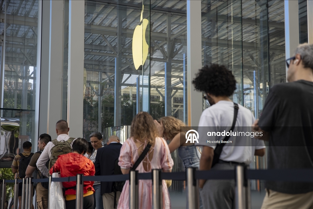 IPhone 17, New York'ta satışa sunuldu