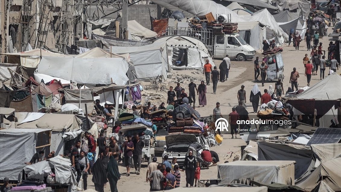 İsrail'in kara saldırıları nedeniyle Gazze kentindeki Filistinlilerin zorunlu göçü sürüyor