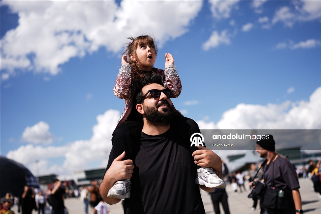 В Стамбуле с успехом продолжается фестиваль TEKNOFEST Istanbul