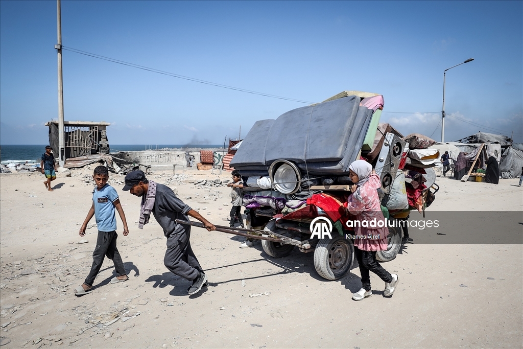 İsrail'in kara saldırıları nedeniyle Gazze kentindeki Filistinlilerin zorunlu göçü sürüyor