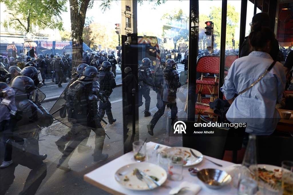 Во Франции 140 человек задержаны во время акций протеста против мер жесткой экономии