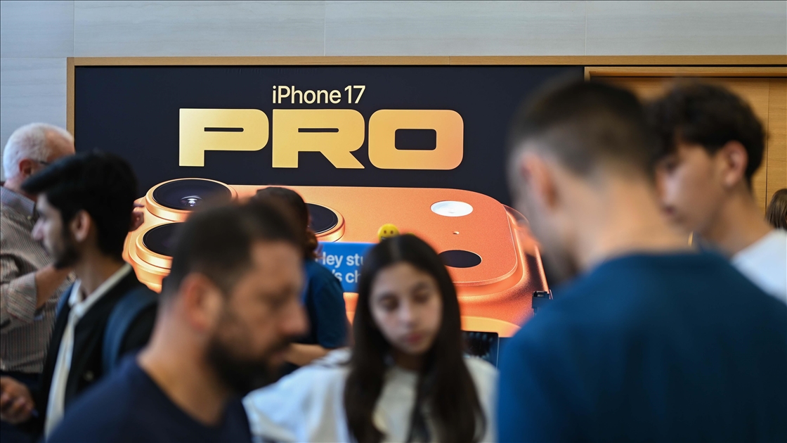 iPhone 17 İngiltere ve ABD'de satışa başladı