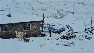 Bazı illerde yüksek kesimlere kar yağdı