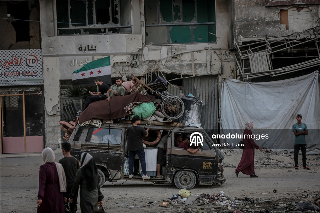 İsrail'in kara saldırıları nedeniyle Gazze kentindeki Filistinlilerin zorunlu göçü sürüyor