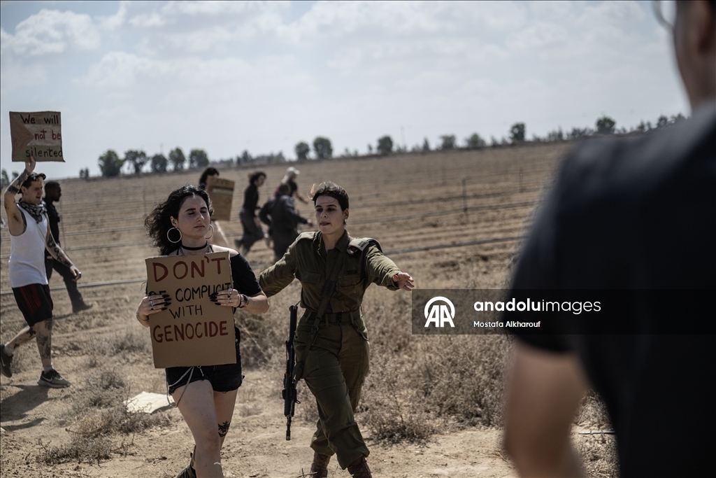 Активисты провели акцию протеста на границе Израиля
