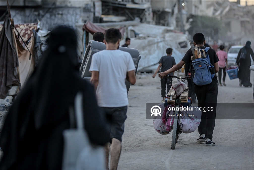 İsrail'in kara saldırıları nedeniyle Gazze kentindeki Filistinlilerin zorunlu göçü sürüyor