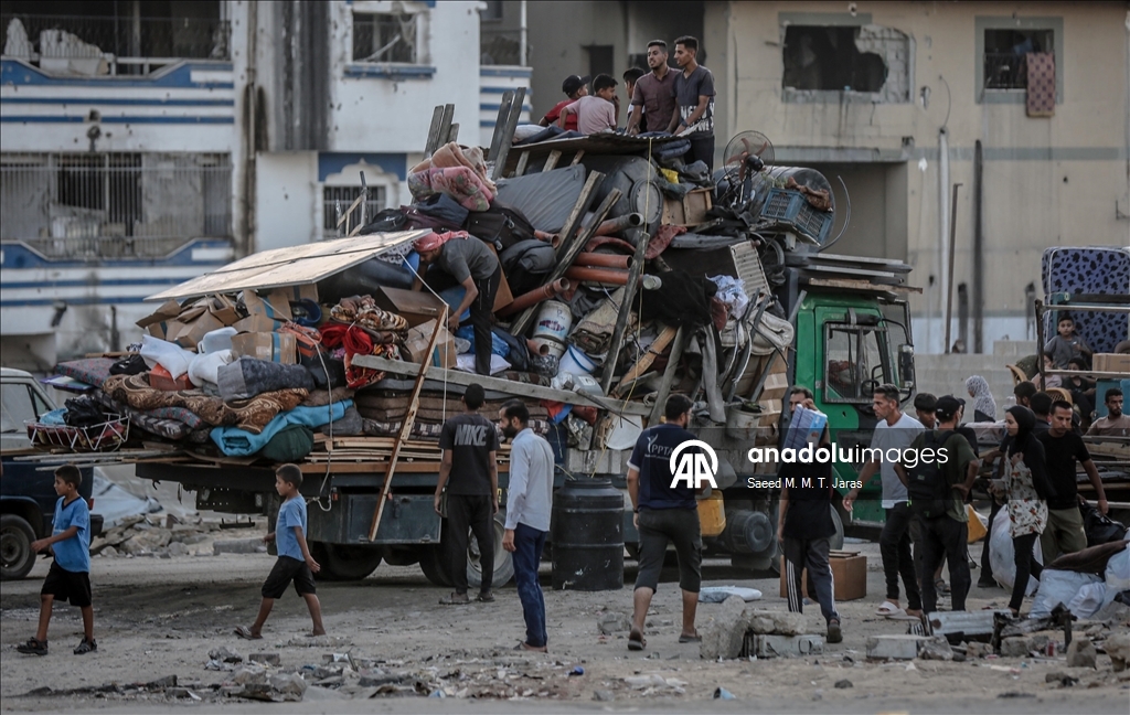 İsrail'in kara saldırıları nedeniyle Gazze kentindeki Filistinlilerin zorunlu göçü sürüyor