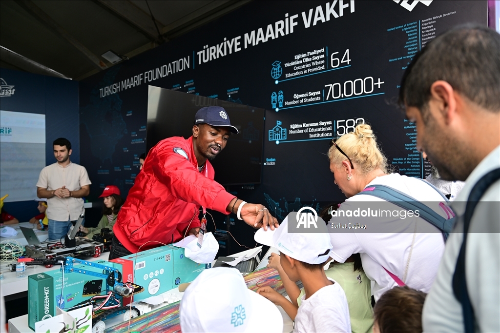 Türkiye Maarif Vakfının farklı ülkelerden gelen öğrencileri TEKNOFEST'te yerini aldı