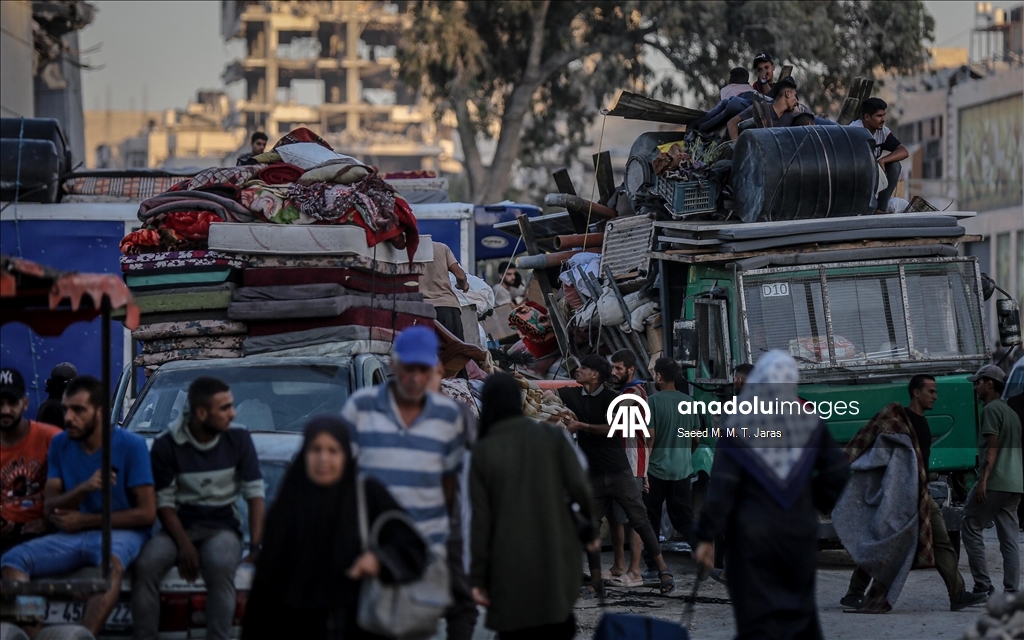 İsrail'in kara saldırıları nedeniyle Gazze kentindeki Filistinlilerin zorunlu göçü sürüyor