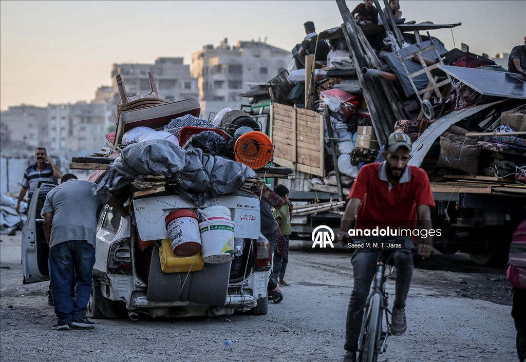 İsrail'in kara saldırıları nedeniyle Gazze kentindeki Filistinlilerin zorunlu göçü sürüyor