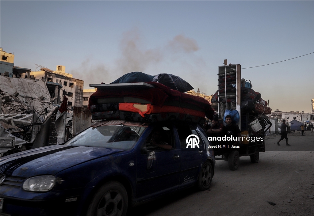 İsrail'in kara saldırıları nedeniyle Gazze kentindeki Filistinlilerin zorunlu göçü sürüyor