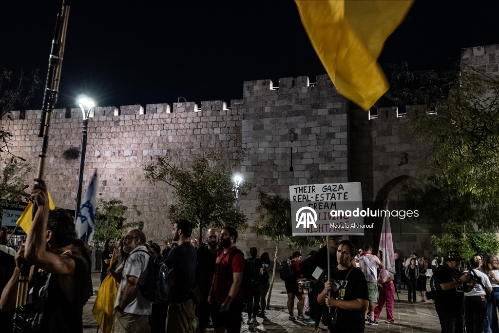 Batı Kudüs'te rehinelerin serbest bırakılması talebiyle gösteri düzenlendi