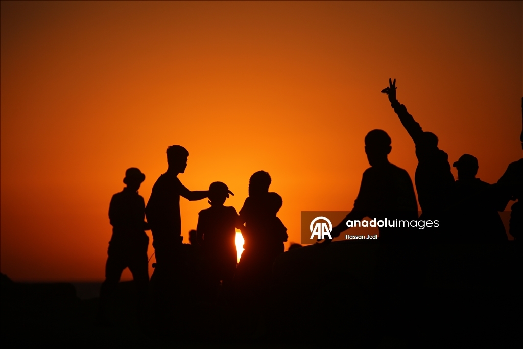 İsrail'in kara saldırıları nedeniyle Gazze kentindeki Filistinlilerin zorunlu göçü sürüyor