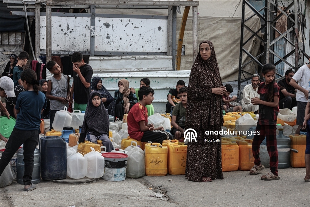 İsrail saldırıları altındaki Gazze'de su krizi devam ediyor