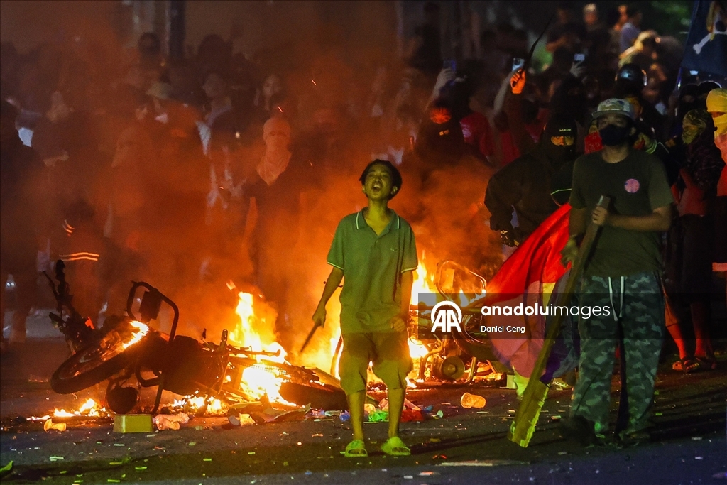 Filipinler’in başkenti Manila'da yolsuzluğa karşı protesto düzenlendi