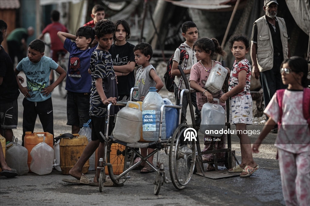 İsrail saldırıları altındaki Gazze'de su krizi devam ediyor