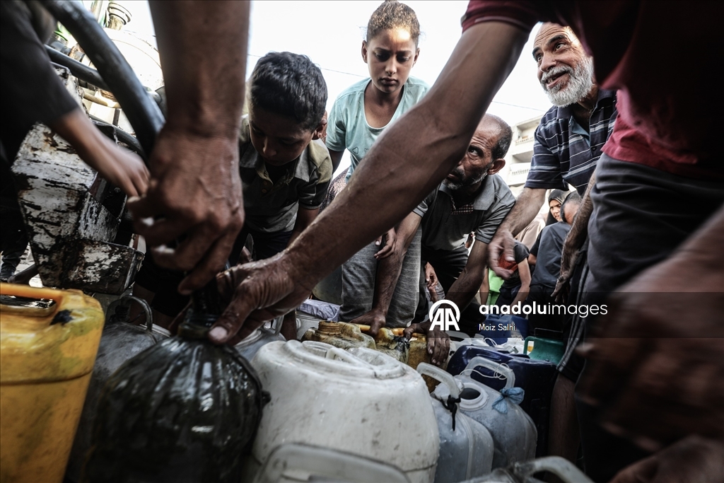 İsrail saldırıları altındaki Gazze'de su krizi devam ediyor