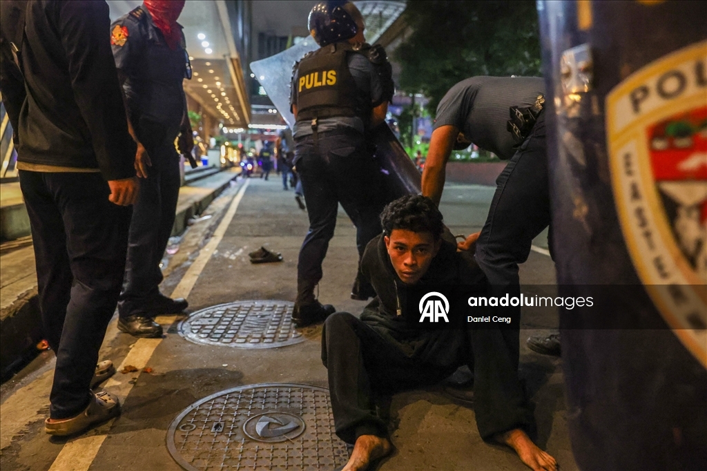 Filipinler’in başkenti Manila'da yolsuzluğa karşı protesto düzenlendi