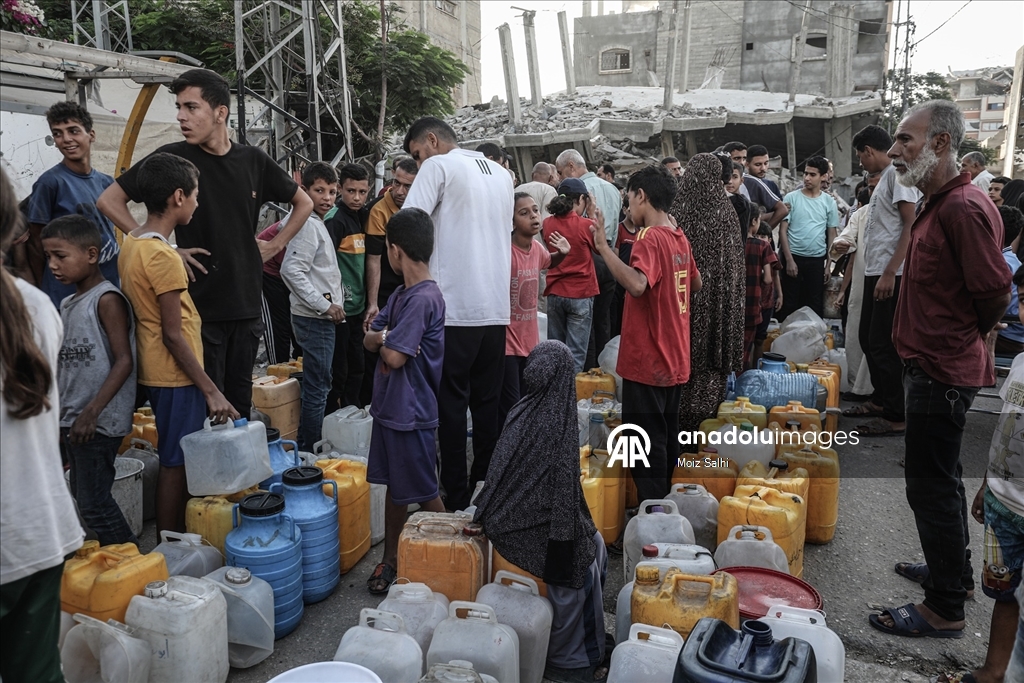 İsrail saldırıları altındaki Gazze'de su krizi devam ediyor