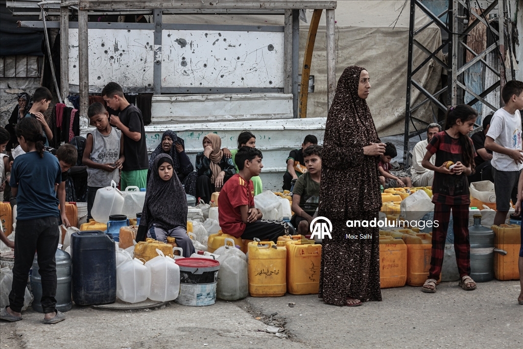 İsrail saldırıları altındaki Gazze'de su krizi devam ediyor